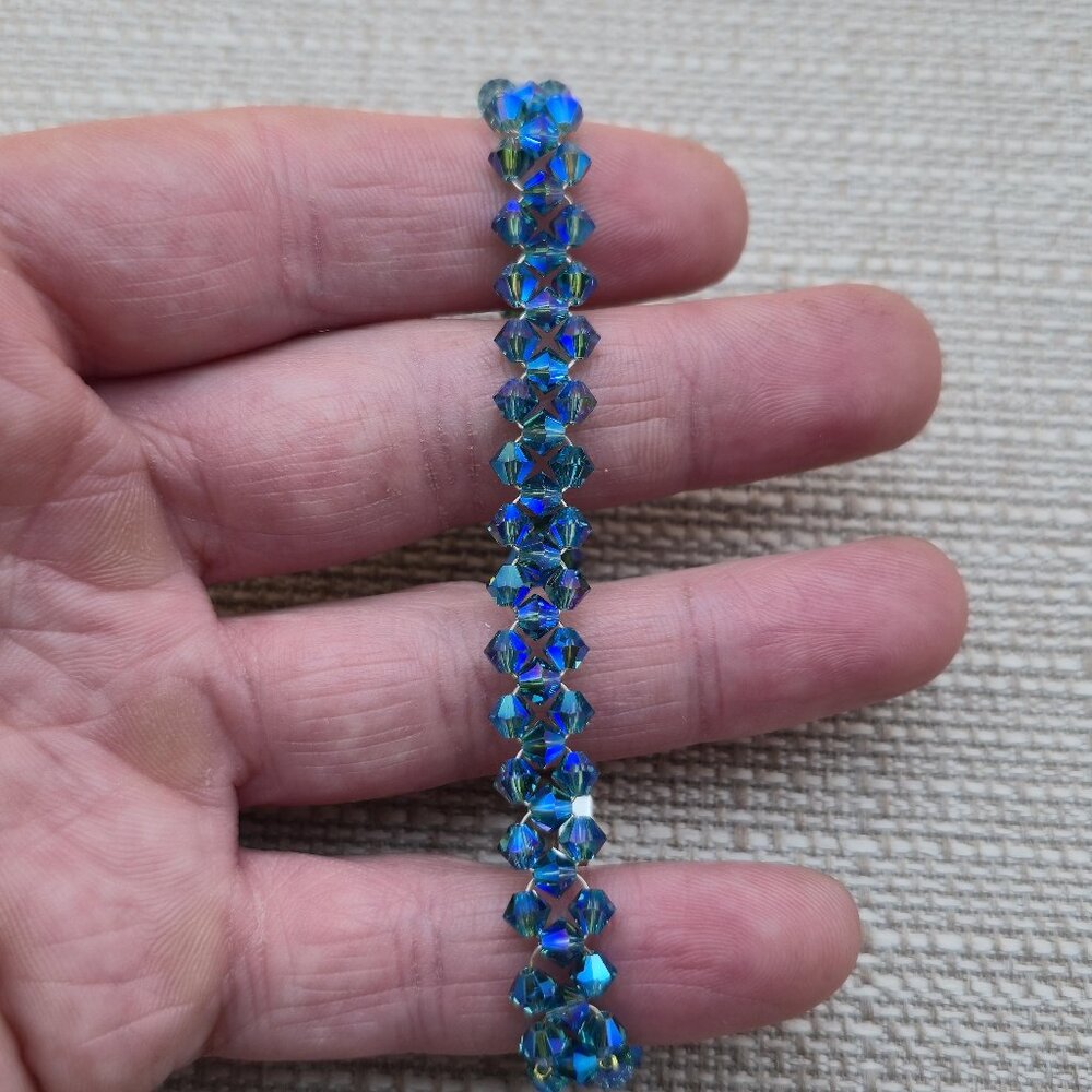 7 Inch Sterling Silver Unique Color Blue Crystals Bracelet B562